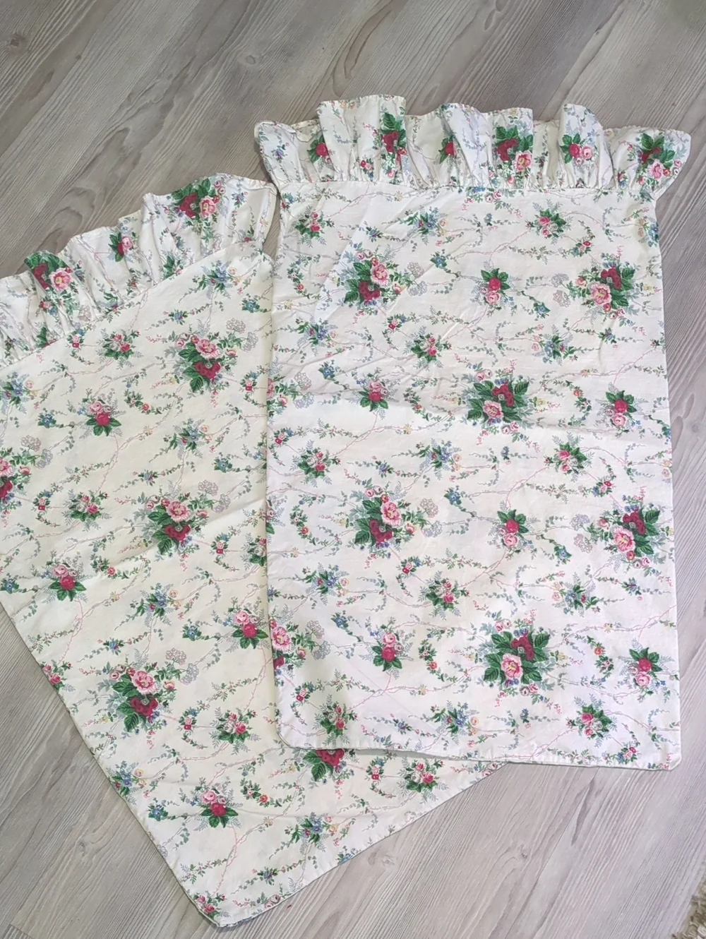 Ralph Lauren Standard Pillowcases Set of 2 Floral Ruffled Cottagecore 100% Cotto